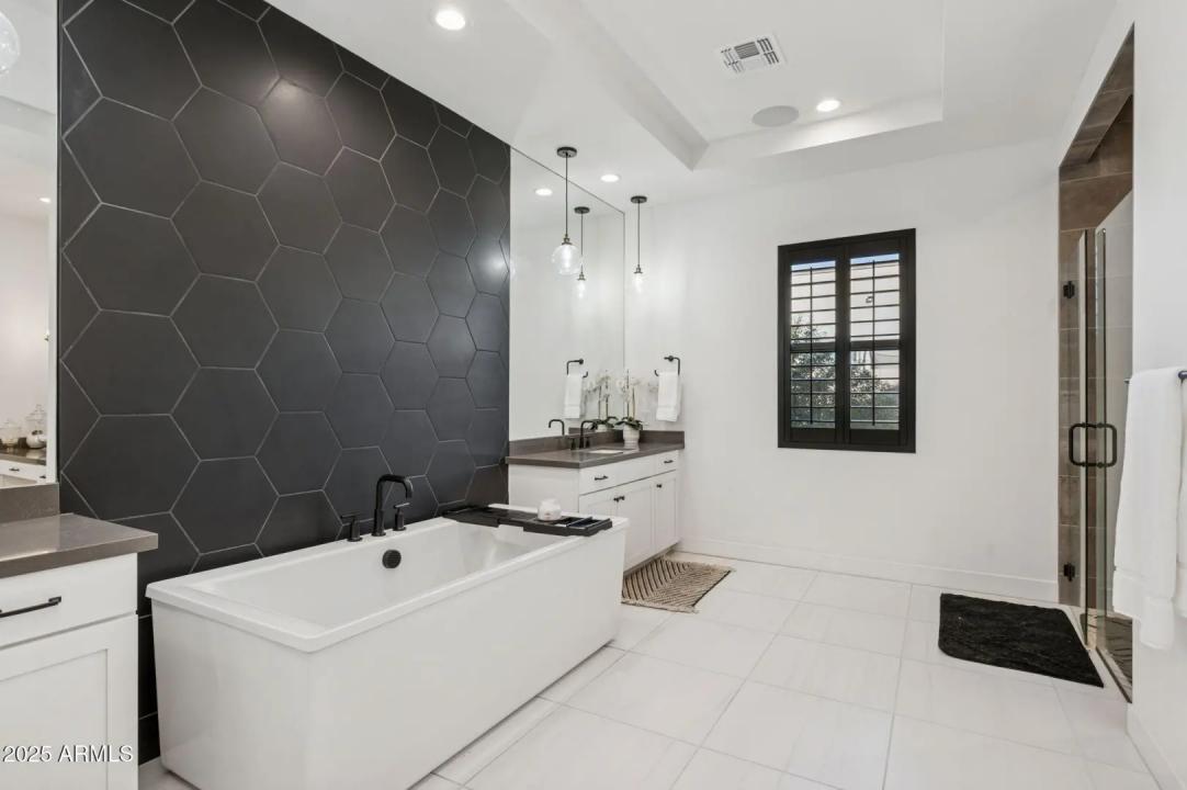 Real Estate Picture 20