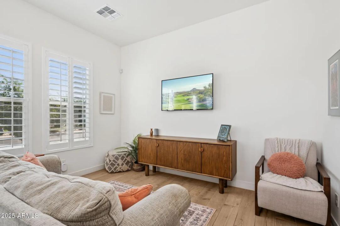 Real Estate Picture 26