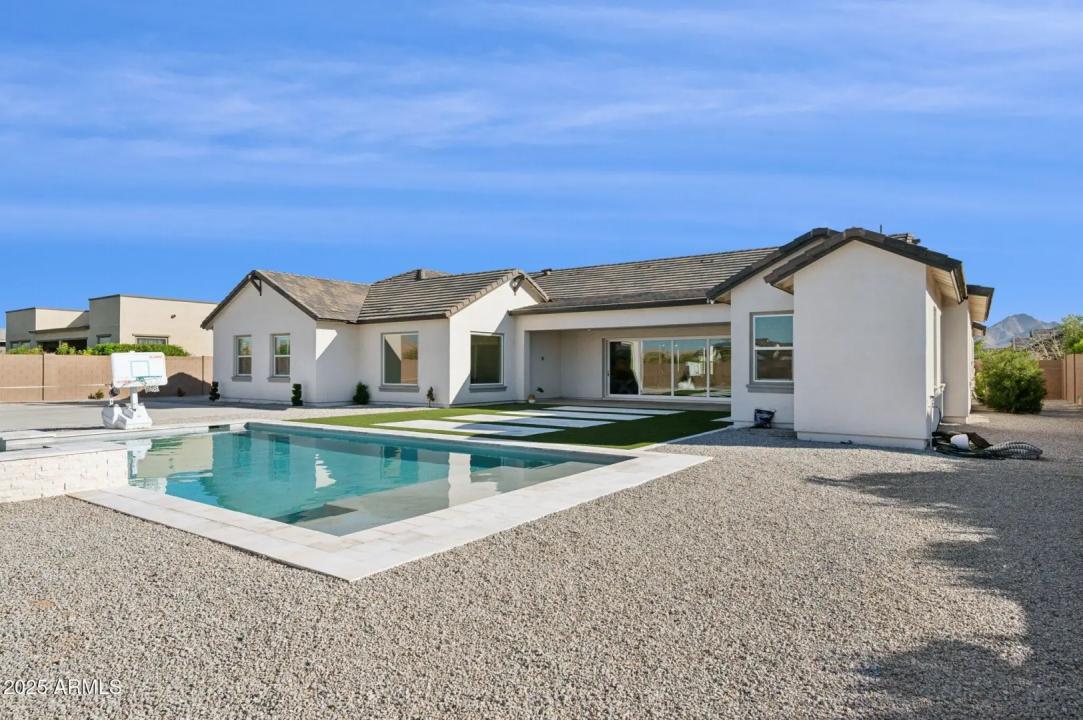 Real Estate Picture 39