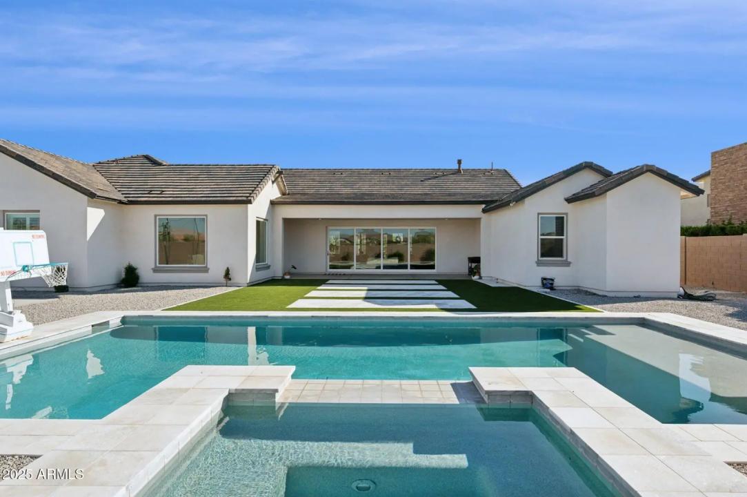 Real Estate Picture 40