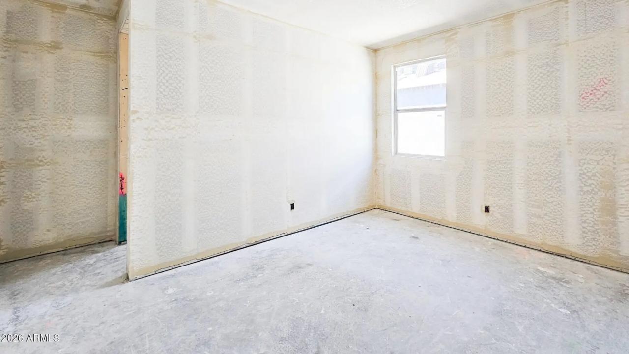 Real Estate Picture 5