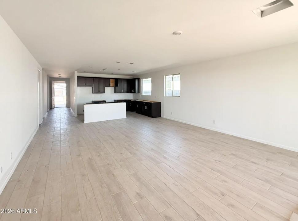 Real Estate Picture 5