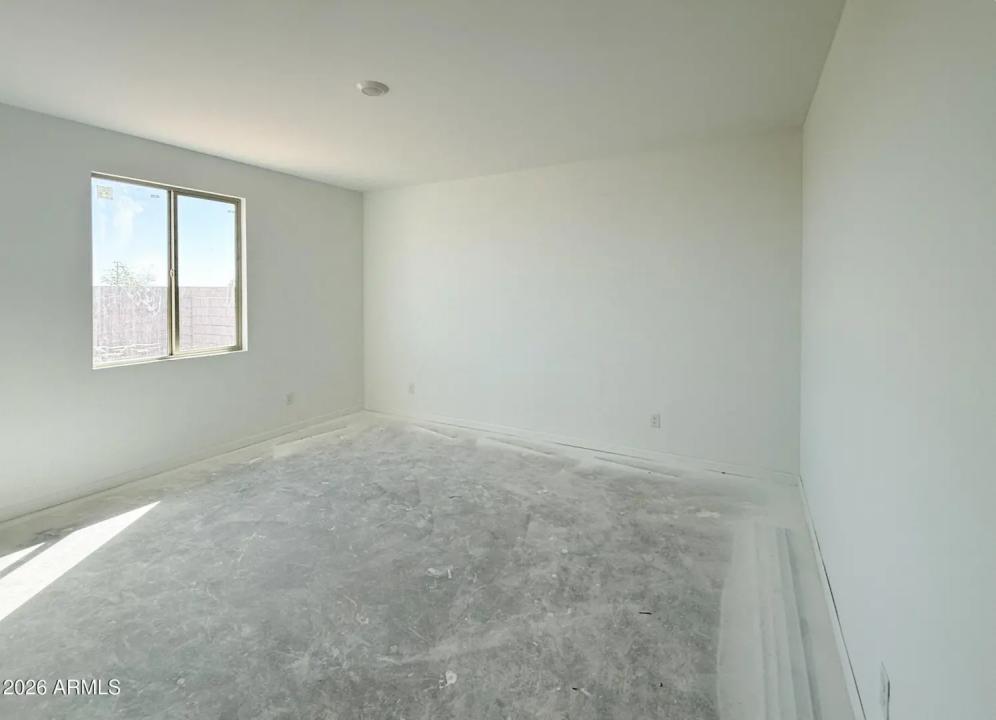 Real Estate Picture 6