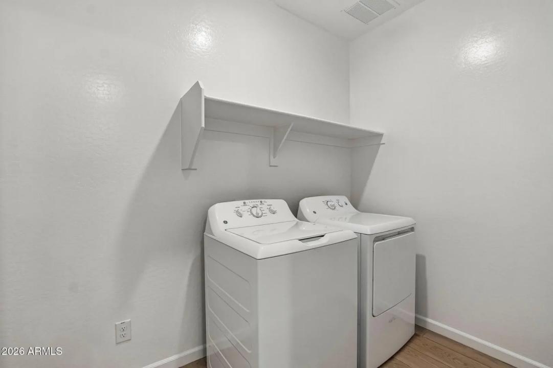 Real Estate Picture 17