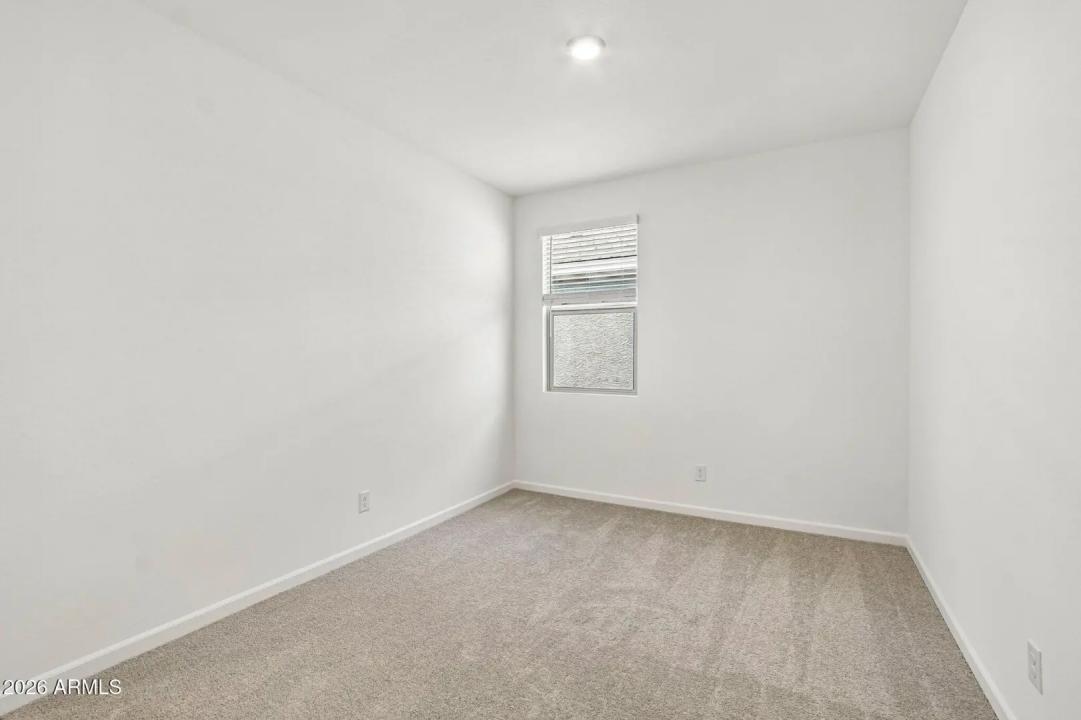 Real Estate Picture 18