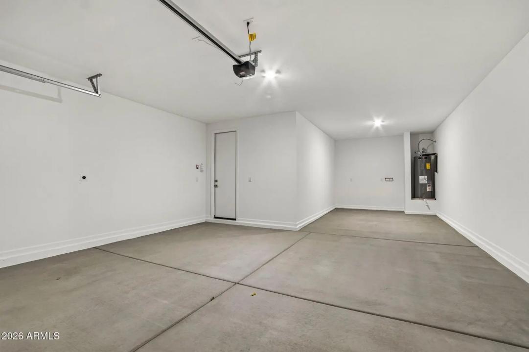 Real Estate Picture 30
