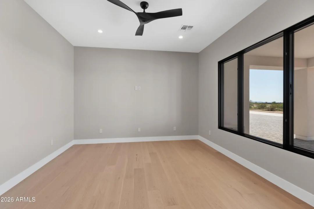 Real Estate Picture 25