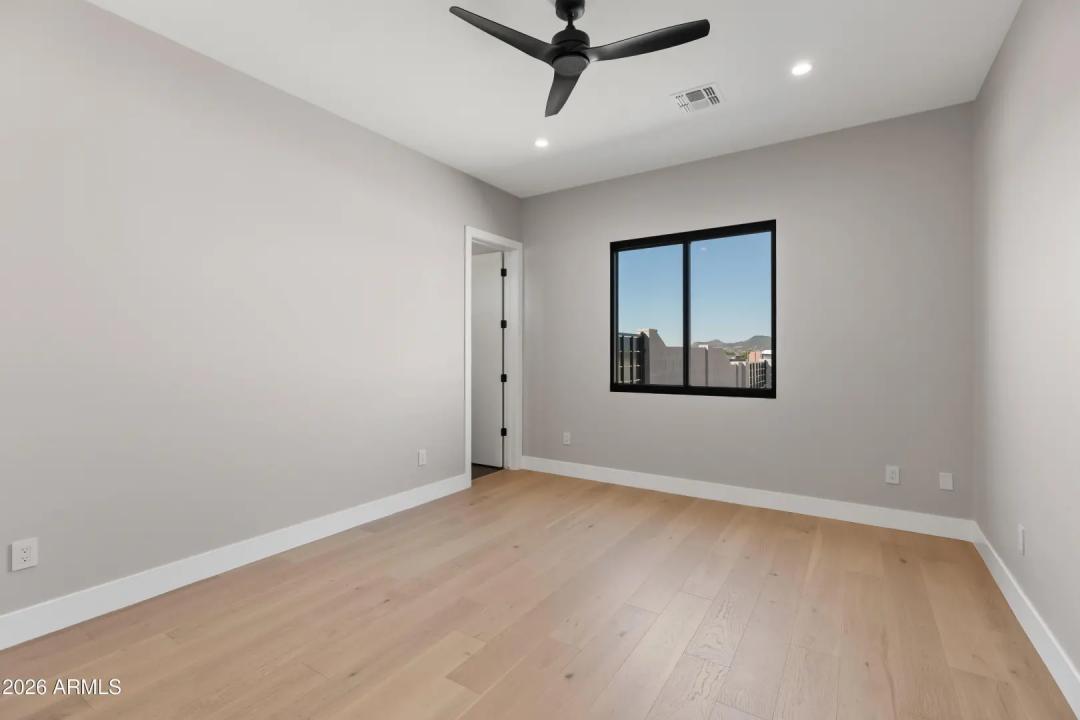 Real Estate Picture 29