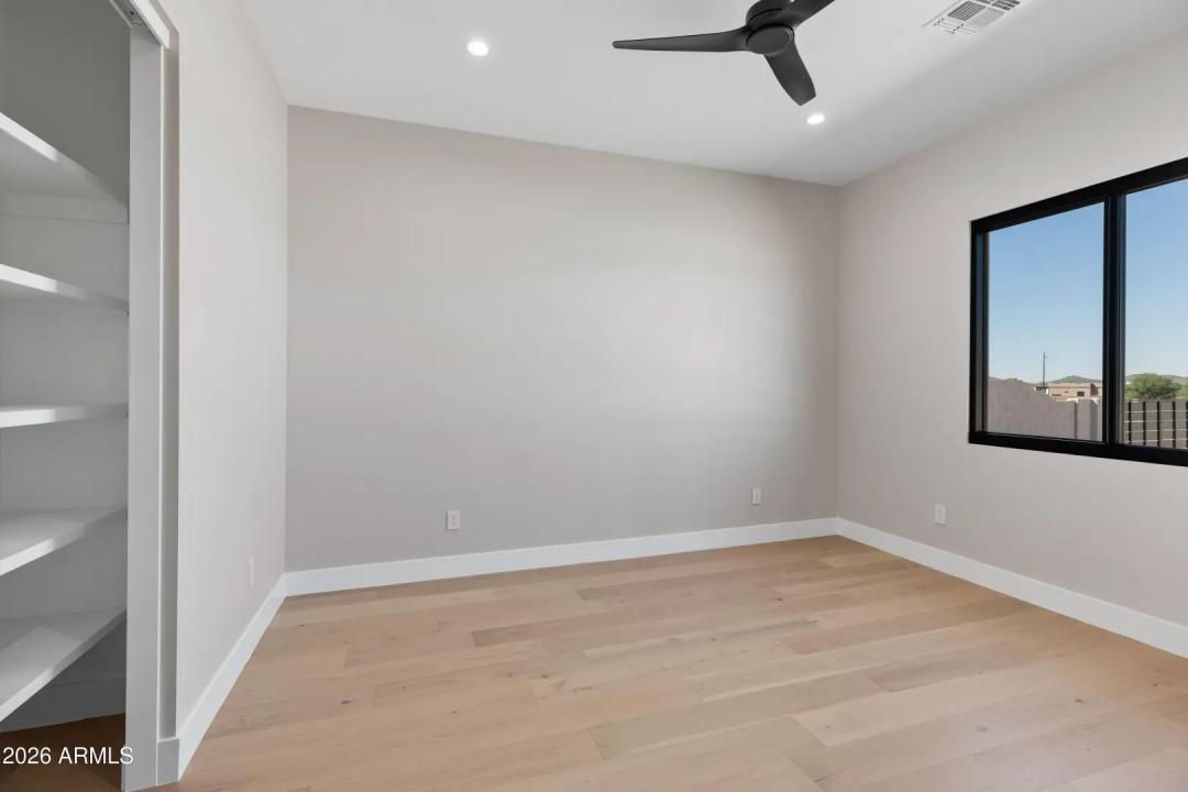 Real Estate Picture 30