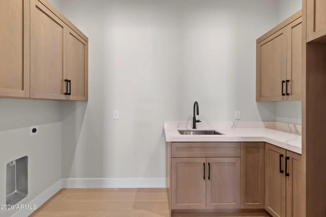 Real Estate Picture 33