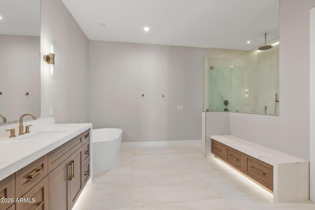 Real Estate Picture 19