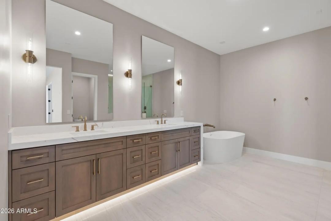 Real Estate Picture 18