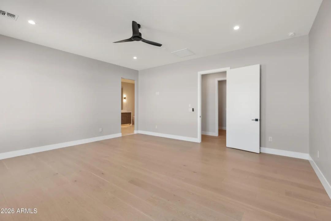 Real Estate Picture 16