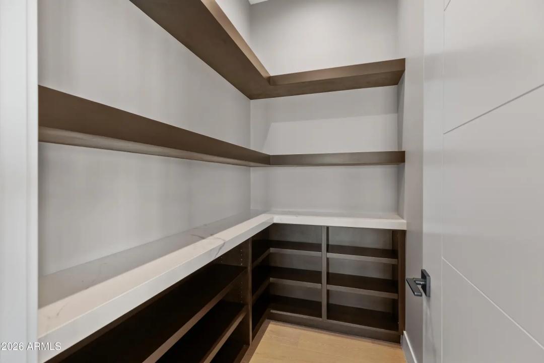 Real Estate Picture 14