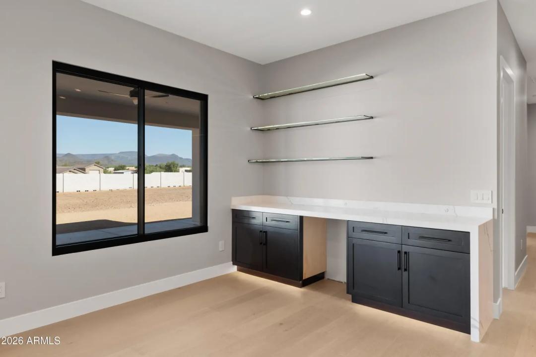 Real Estate Picture 13