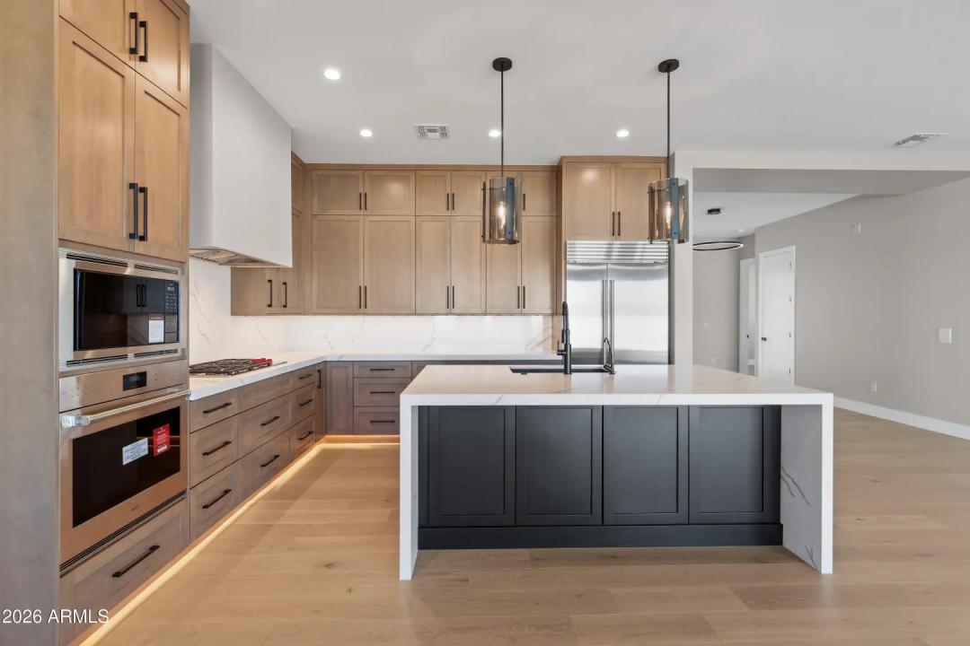 Real Estate Picture 5
