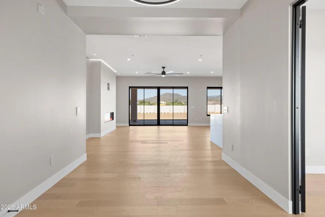 Real Estate Picture 12