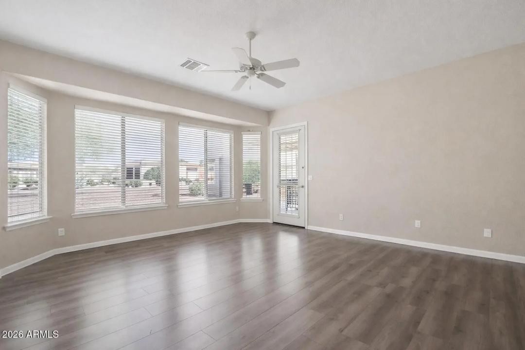 Real Estate Picture 24