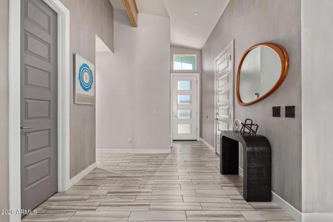 Real Estate Picture 5