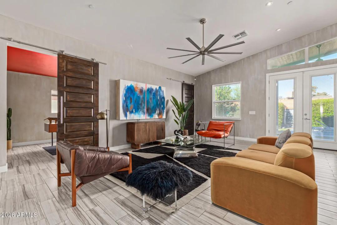 Real Estate Picture 9