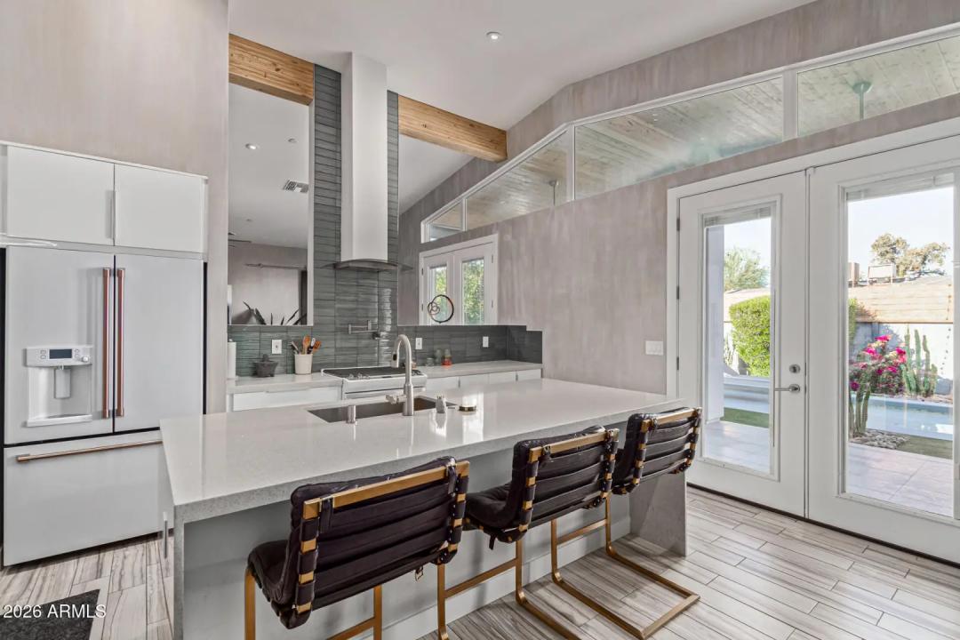 Real Estate Picture 13