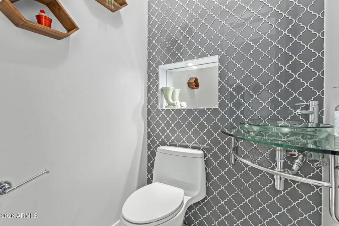 Real Estate Picture 15