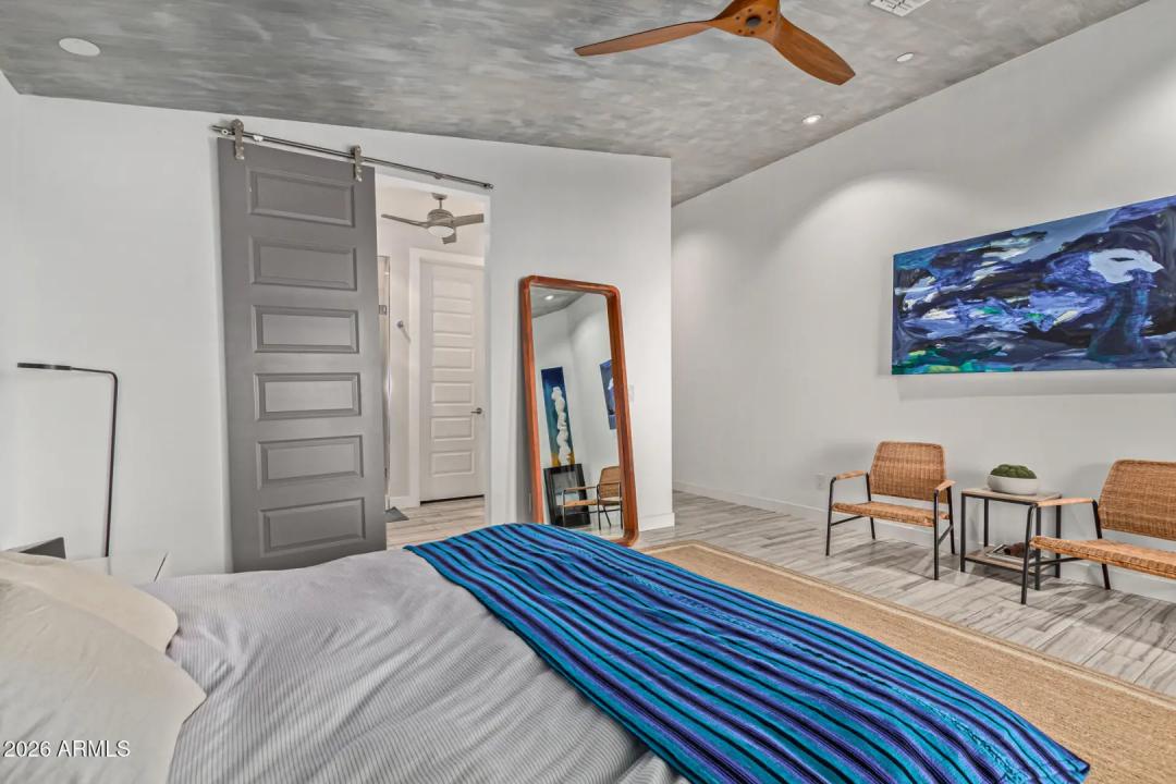 Real Estate Picture 18