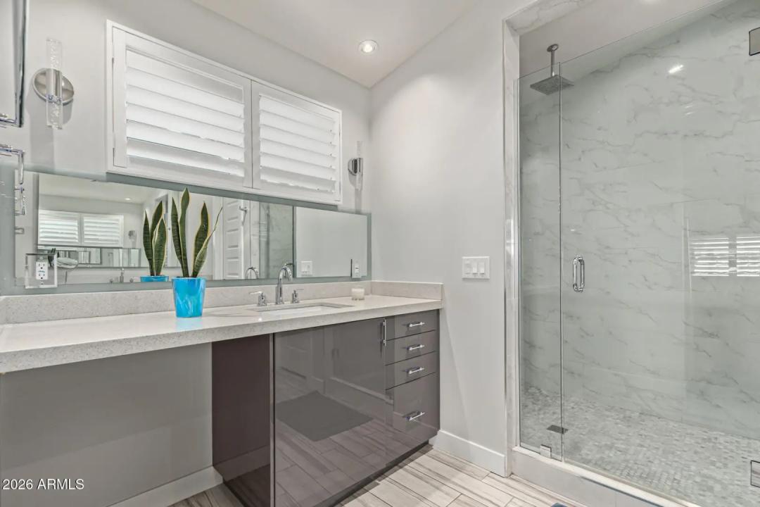 Real Estate Picture 20