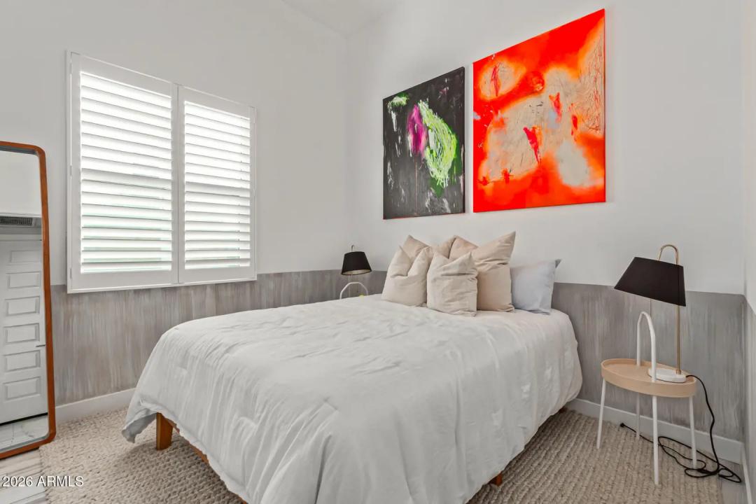 Real Estate Picture 23