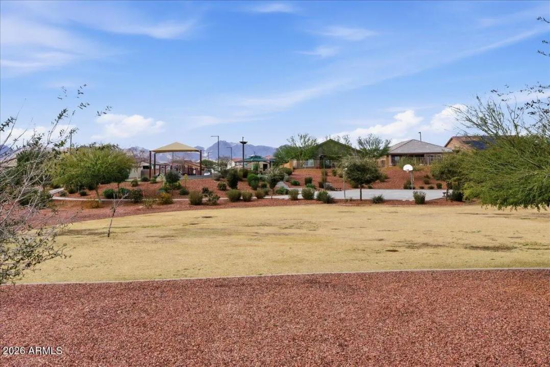 Real Estate Picture 34