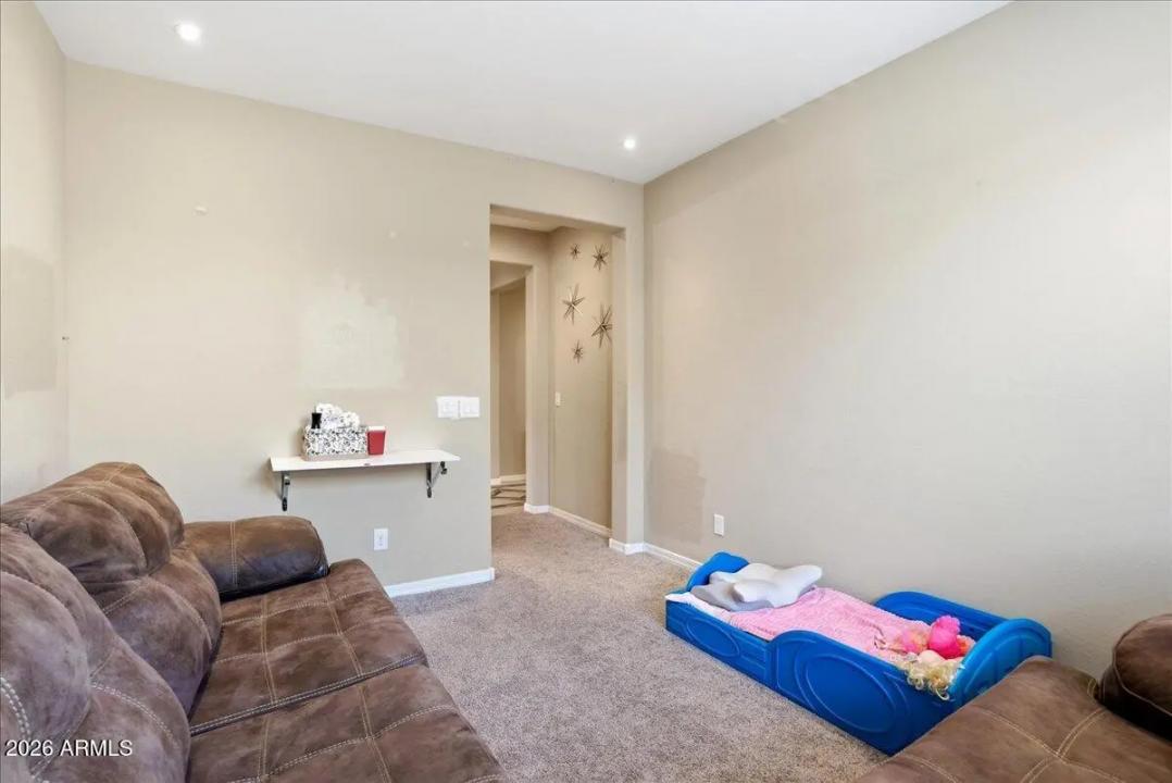 Real Estate Picture 18