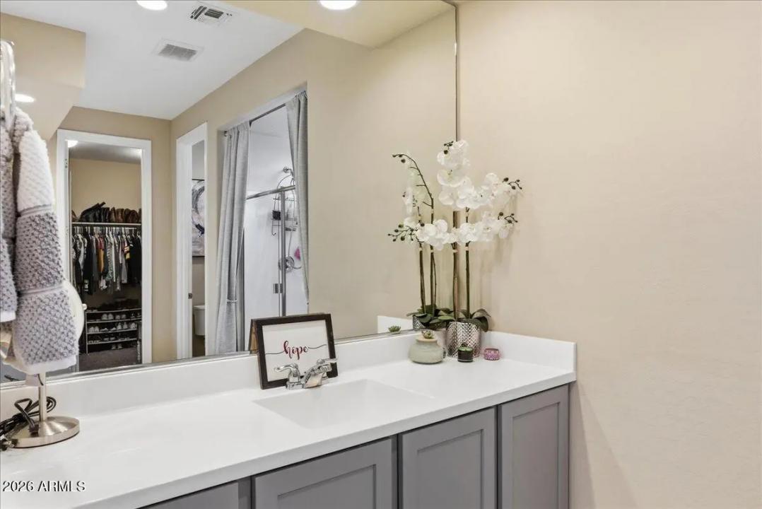 Real Estate Picture 15