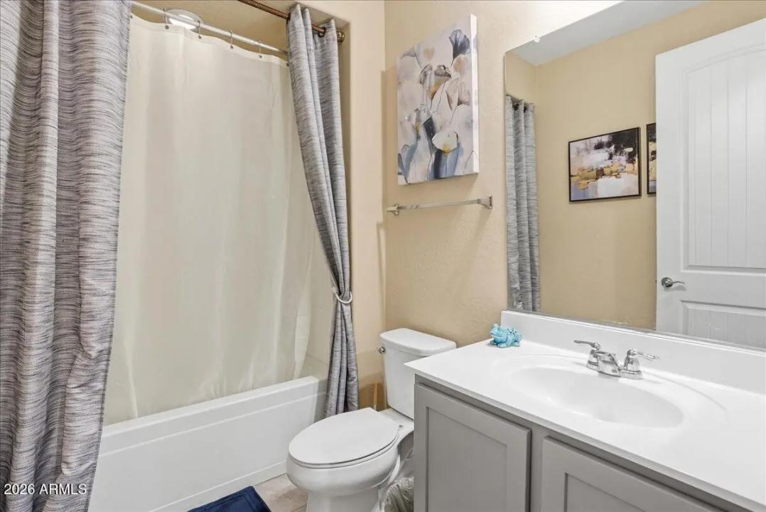 Real Estate Picture 22