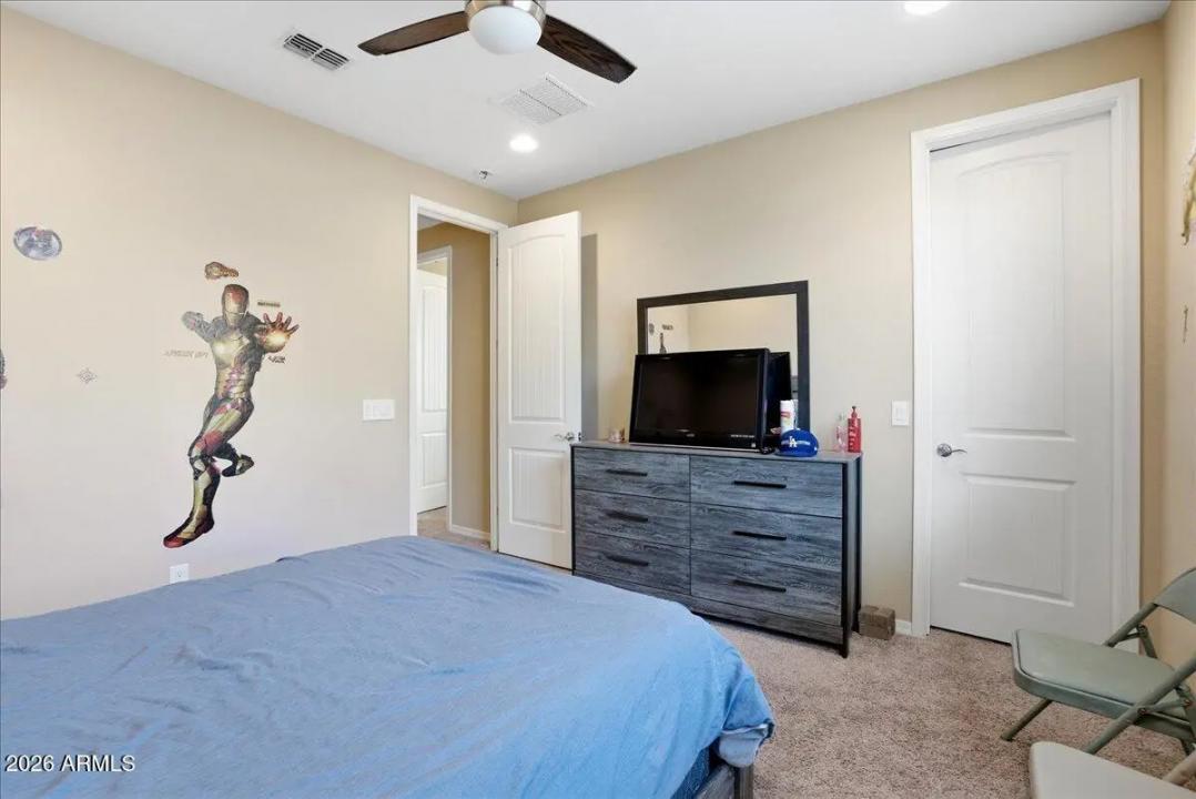 Real Estate Picture 24