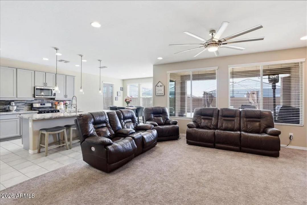 Real Estate Picture 10