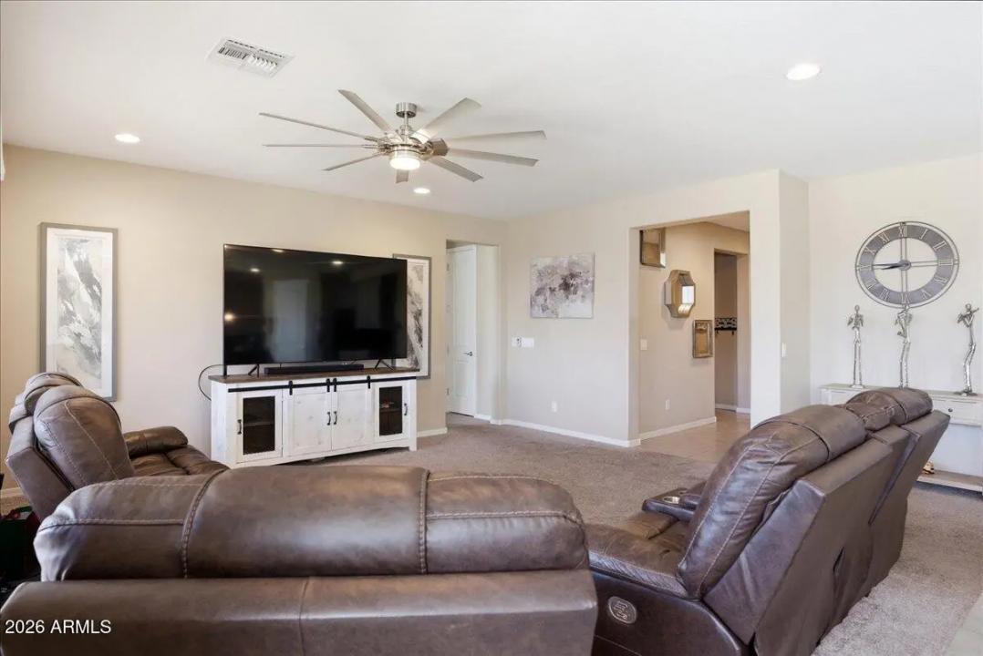 Real Estate Picture 12