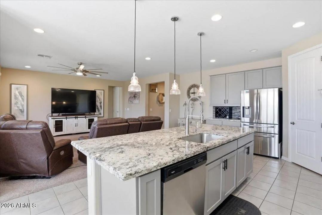 Real Estate Picture 6