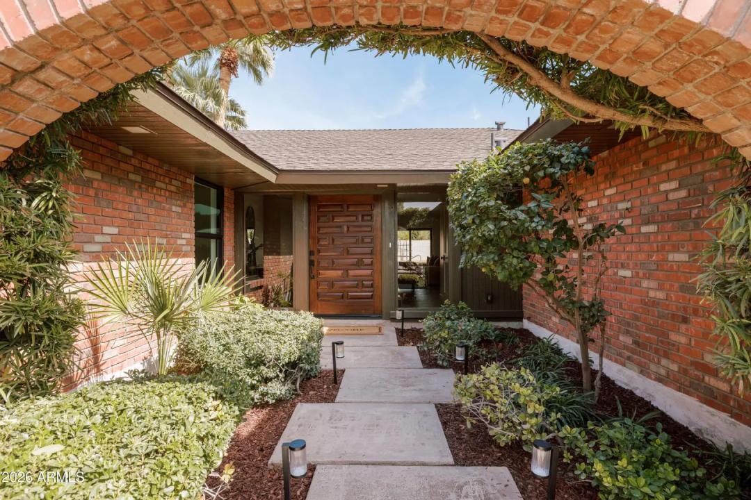 Real Estate Picture 5