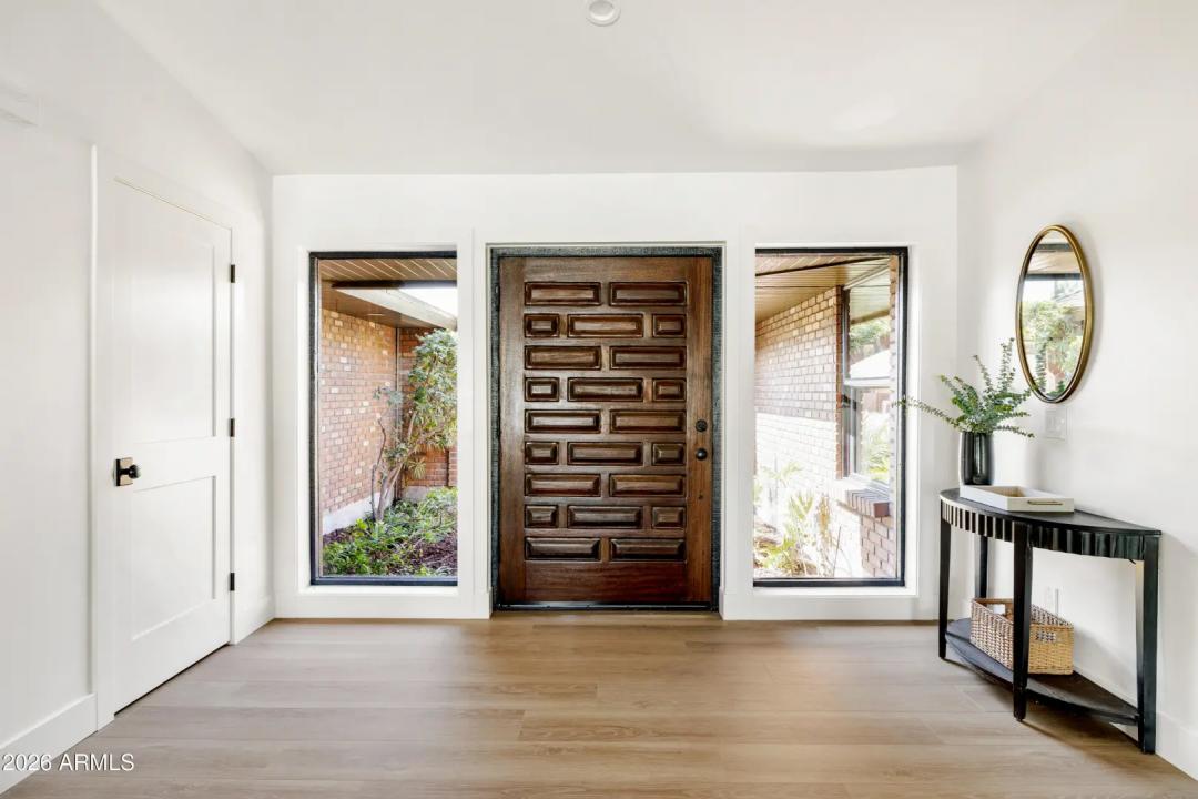 Real Estate Picture 8