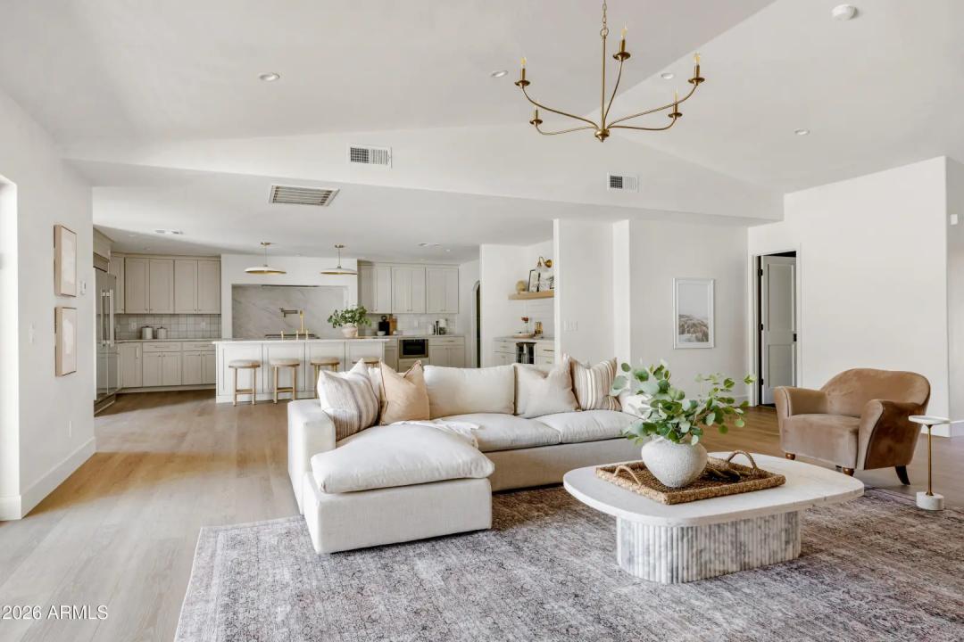 Real Estate Picture 13