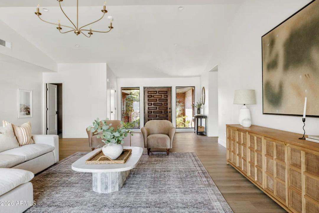 Real Estate Picture 10