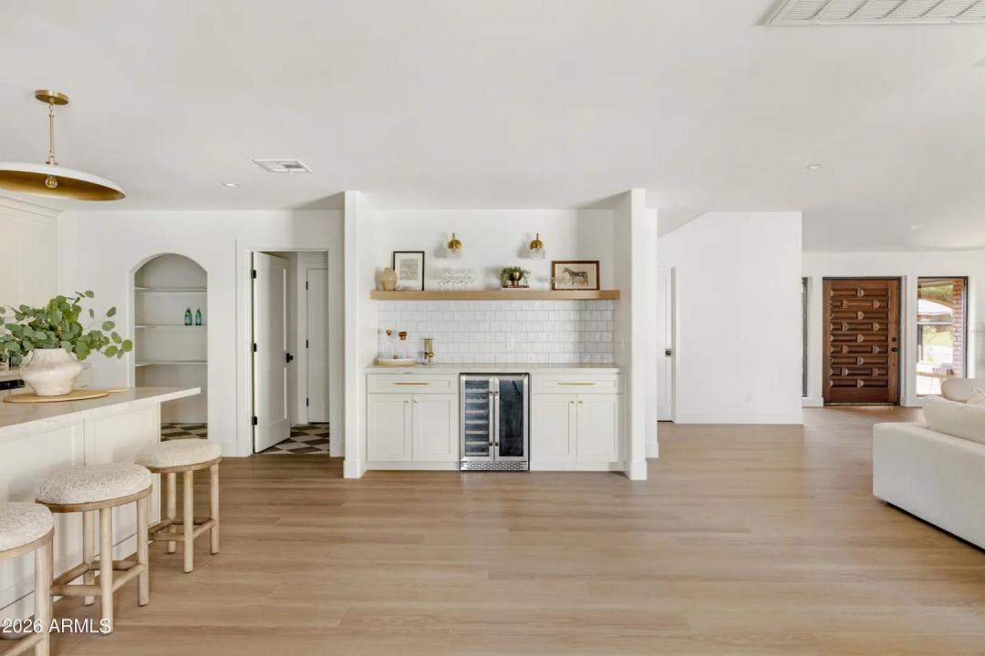 Real Estate Picture 15