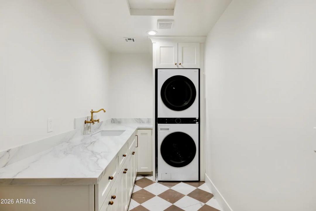 Real Estate Picture 24