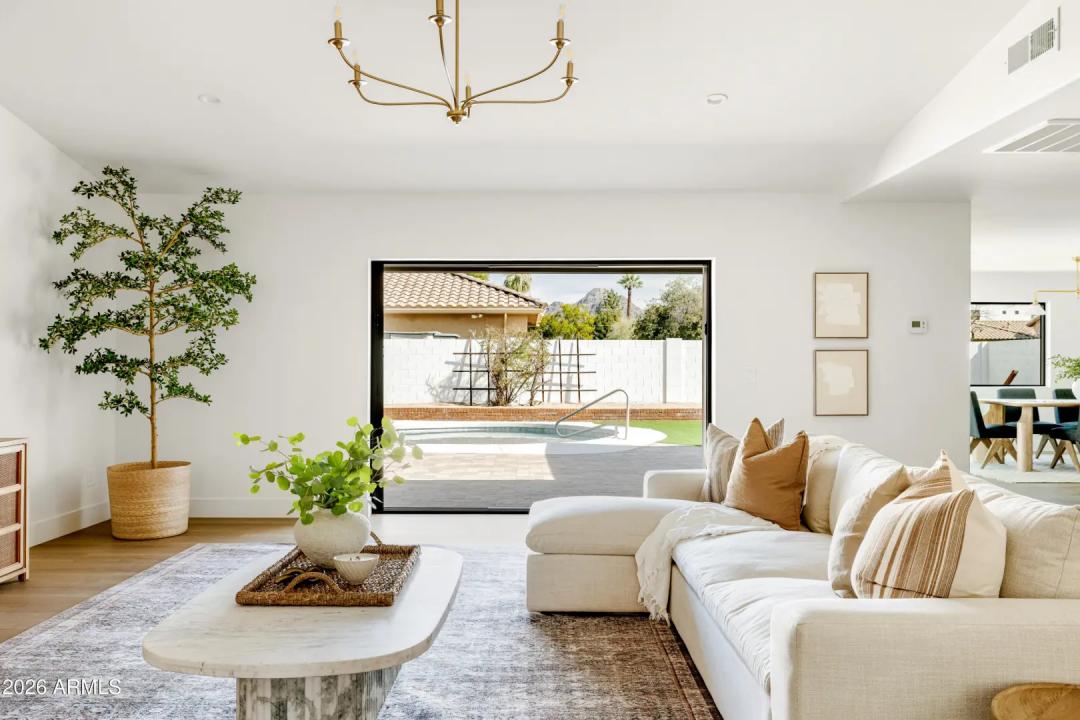 Real Estate Picture 7