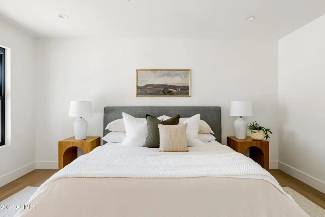 Real Estate Picture 33