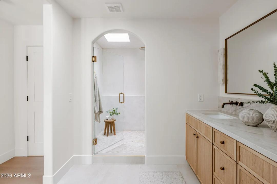 Real Estate Picture 35