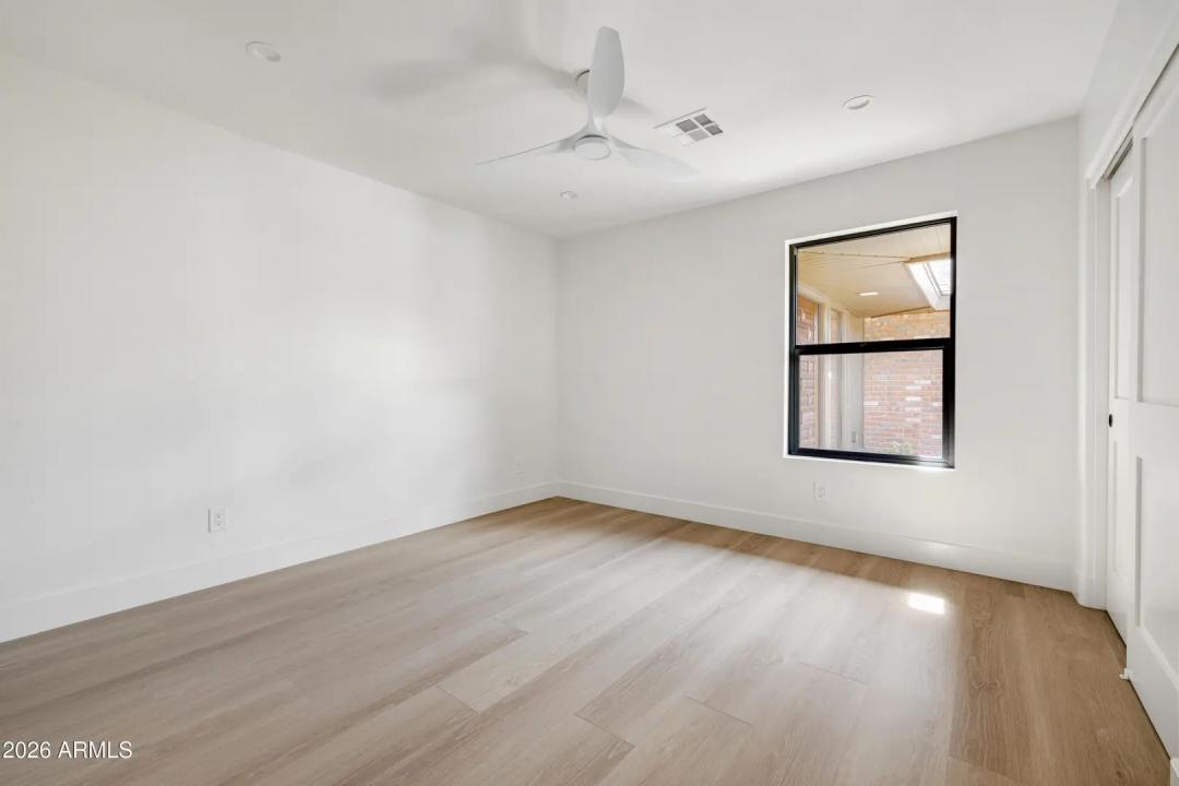 Real Estate Picture 42