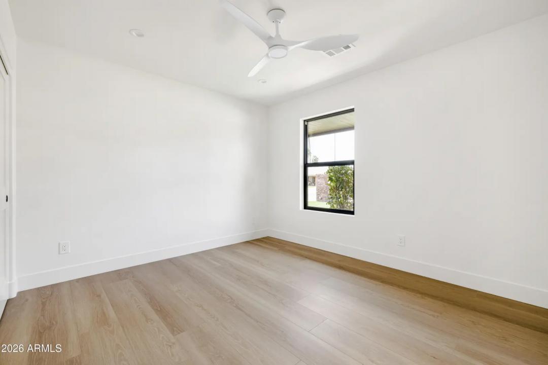 Real Estate Picture 43