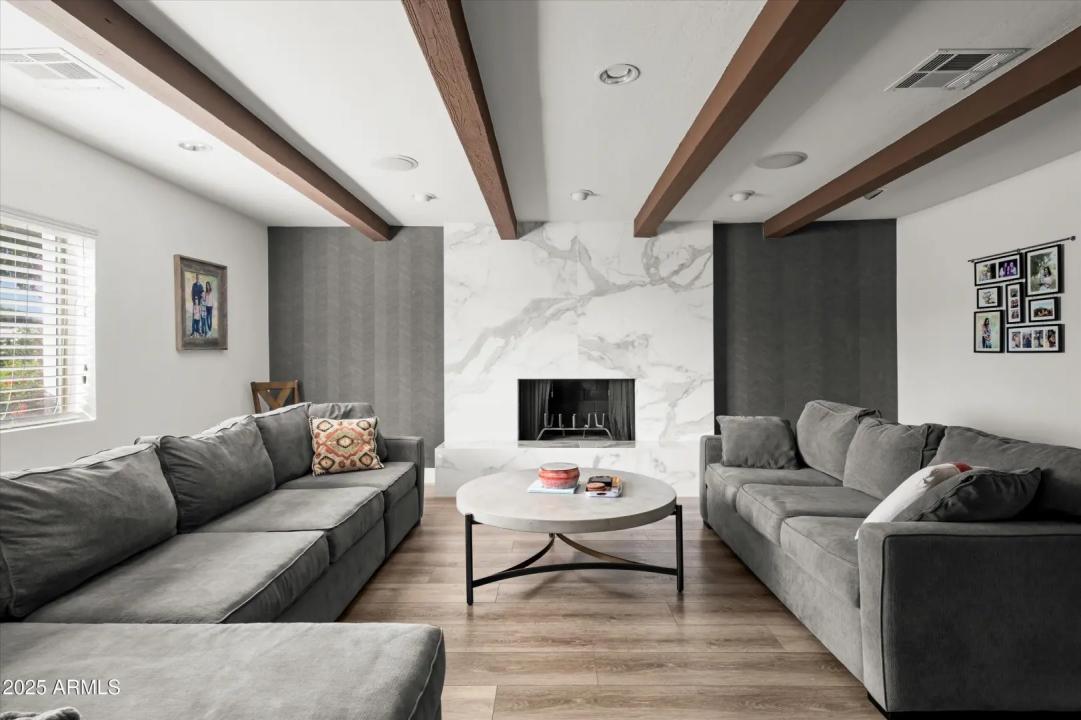 Real Estate Picture 5