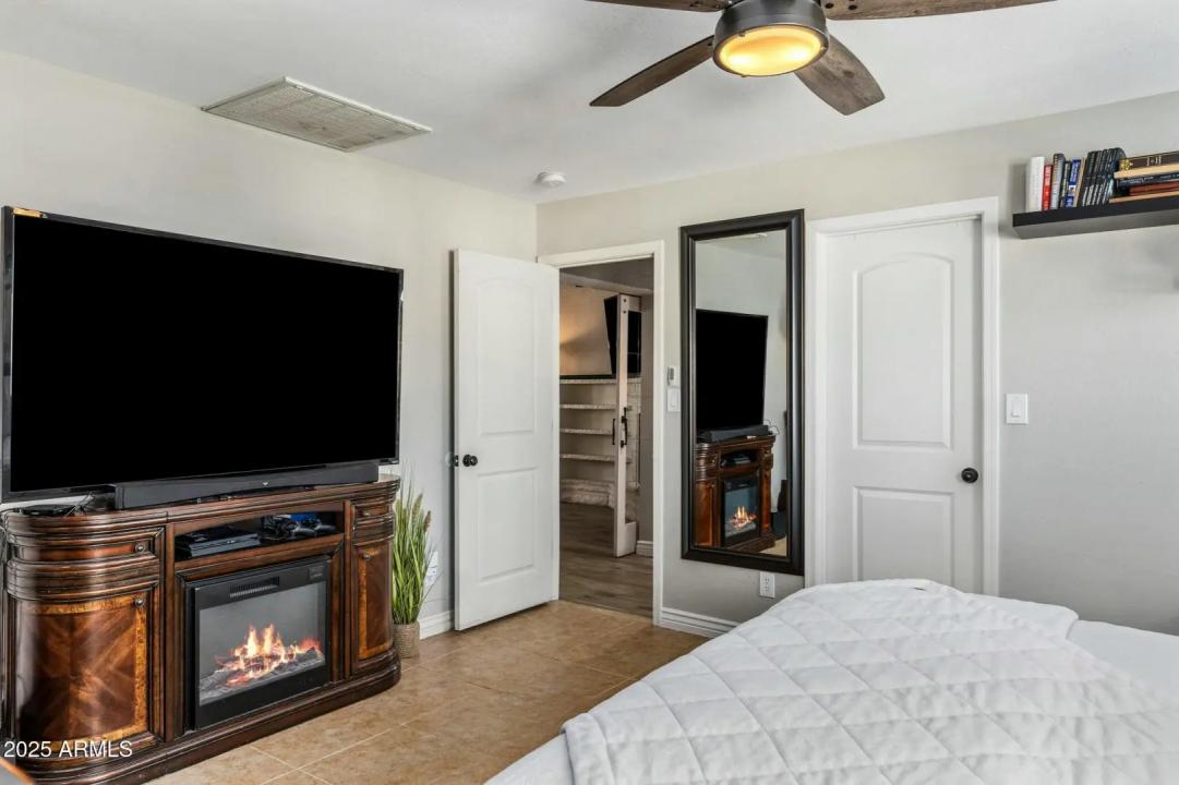 Real Estate Picture 9